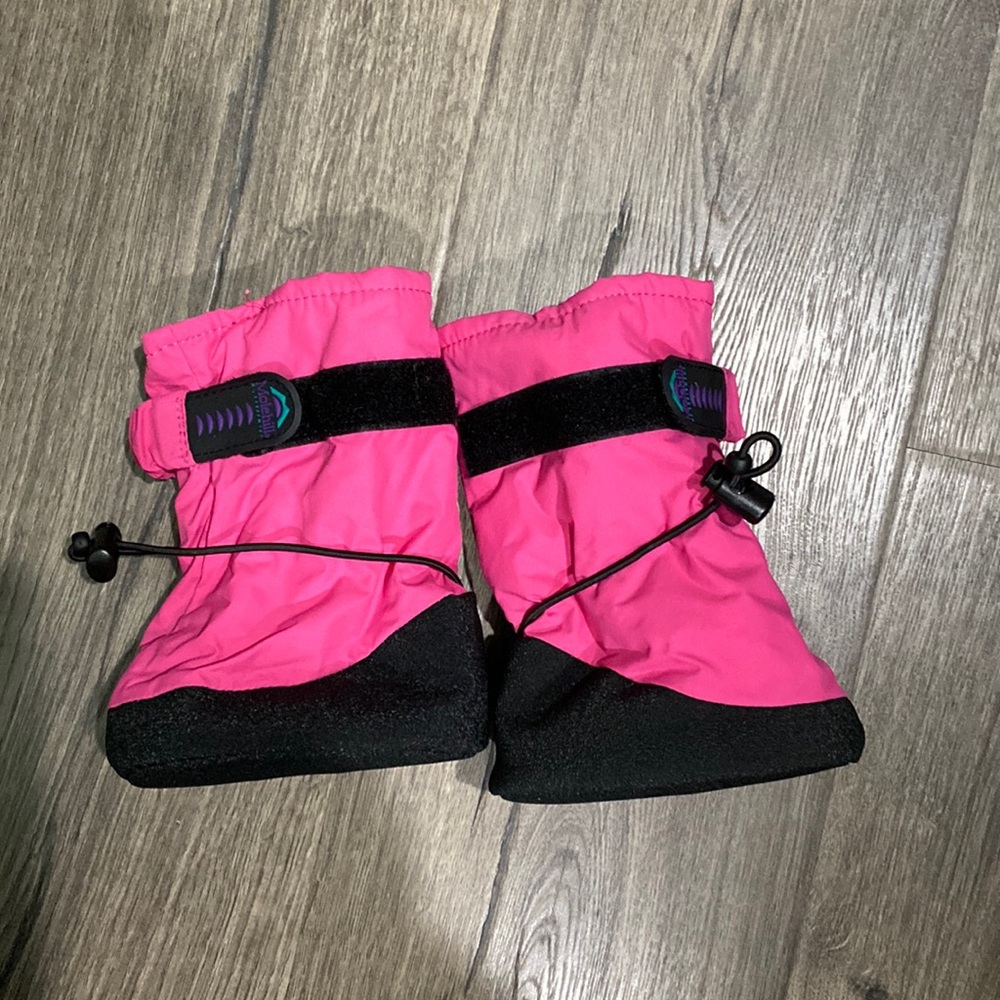 Molehill Mountain Equipment Adjustable Insulated Infant Booties